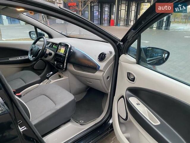 Черный Рено Зое, объемом двигателя 0 л и пробегом 103 тыс. км за 5800 $, фото 22 на Automoto.ua