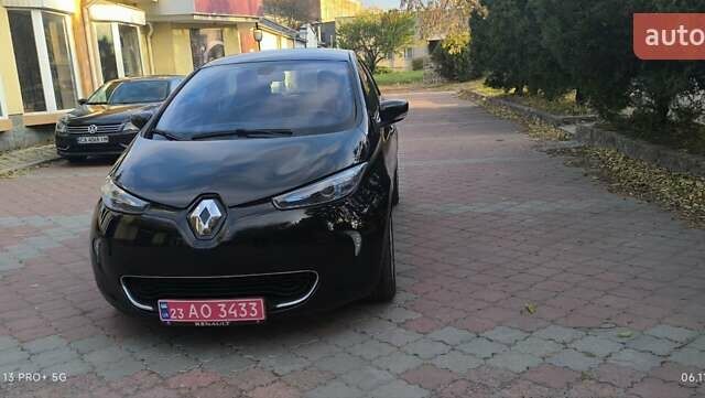 Черный Рено Зое, объемом двигателя 0 л и пробегом 64 тыс. км за 7350 $, фото 2 на Automoto.ua