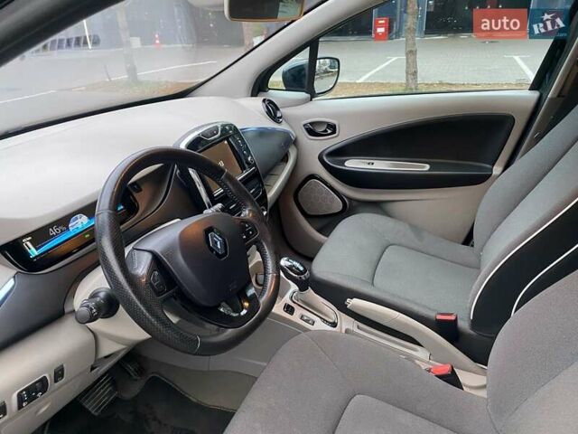 Черный Рено Зое, объемом двигателя 0 л и пробегом 103 тыс. км за 5800 $, фото 15 на Automoto.ua
