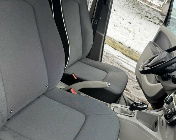 Черный Рено Зое, объемом двигателя 0 л и пробегом 91 тыс. км за 6499 $, фото 32 на Automoto.ua