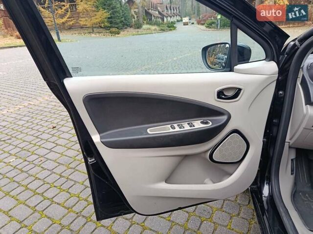 Черный Рено Зое, объемом двигателя 0 л и пробегом 96 тыс. км за 6500 $, фото 14 на Automoto.ua