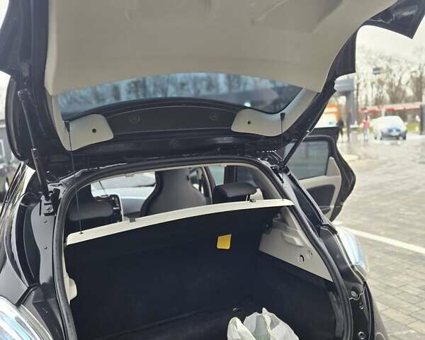 Чорний Рено Зое, об'ємом двигуна 0 л та пробігом 135 тис. км за 5950 $, фото 10 на Automoto.ua