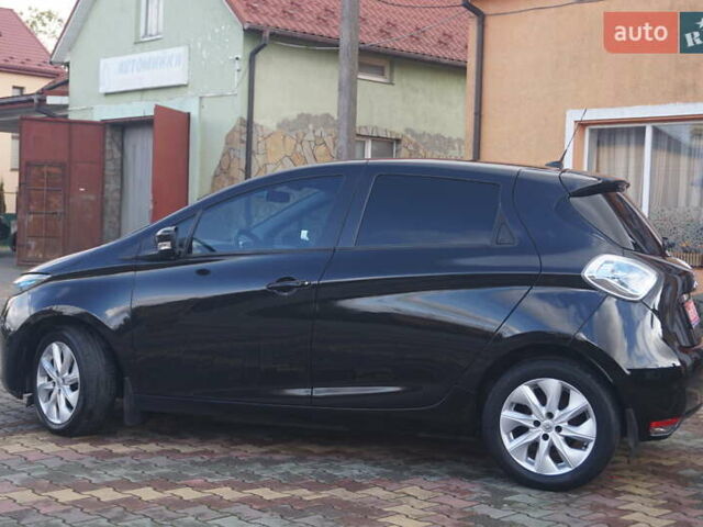 Черный Рено Зое, объемом двигателя 0 л и пробегом 83 тыс. км за 7100 $, фото 10 на Automoto.ua