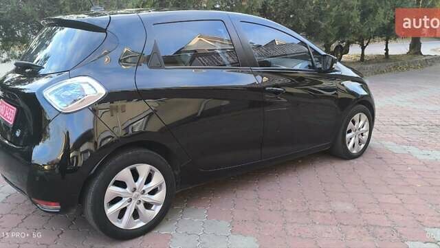 Черный Рено Зое, объемом двигателя 0 л и пробегом 64 тыс. км за 7350 $, фото 9 на Automoto.ua