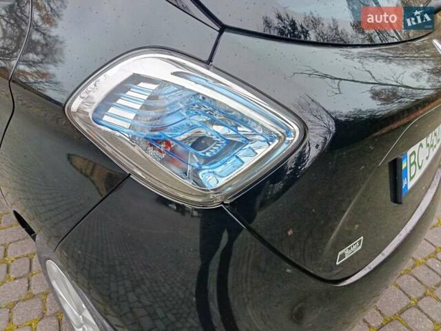 Черный Рено Зое, объемом двигателя 0 л и пробегом 96 тыс. км за 6500 $, фото 2 на Automoto.ua