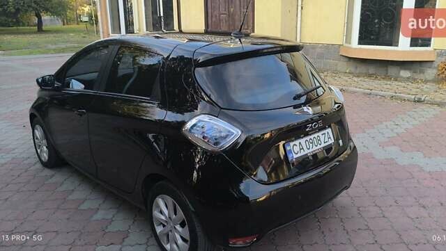 Черный Рено Зое, объемом двигателя 0 л и пробегом 64 тыс. км за 7350 $, фото 17 на Automoto.ua