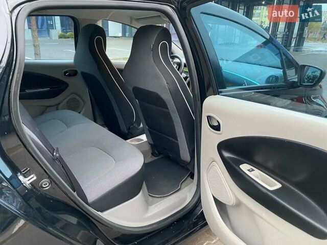 Черный Рено Зое, объемом двигателя 0 л и пробегом 103 тыс. км за 5800 $, фото 21 на Automoto.ua