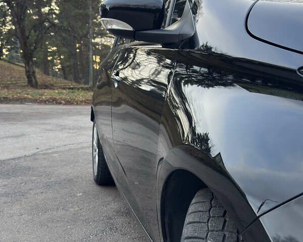 Черный Рено Зое, объемом двигателя 0 л и пробегом 90 тыс. км за 7700 $, фото 3 на Automoto.ua