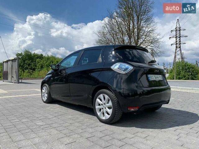 Черный Рено Зое, объемом двигателя 0 л и пробегом 130 тыс. км за 6400 $, фото 8 на Automoto.ua