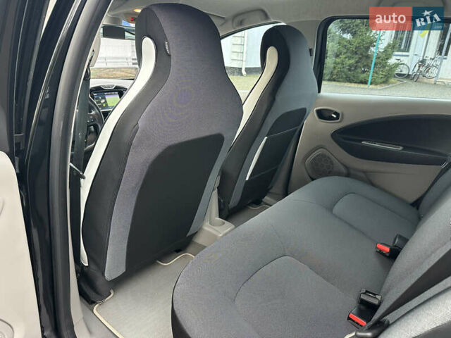 Черный Рено Зое, объемом двигателя 0 л и пробегом 55 тыс. км за 6700 $, фото 23 на Automoto.ua
