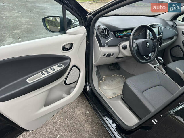 Черный Рено Зое, объемом двигателя 0 л и пробегом 55 тыс. км за 6700 $, фото 19 на Automoto.ua