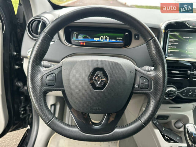 Черный Рено Зое, объемом двигателя 0 л и пробегом 55 тыс. км за 6700 $, фото 27 на Automoto.ua