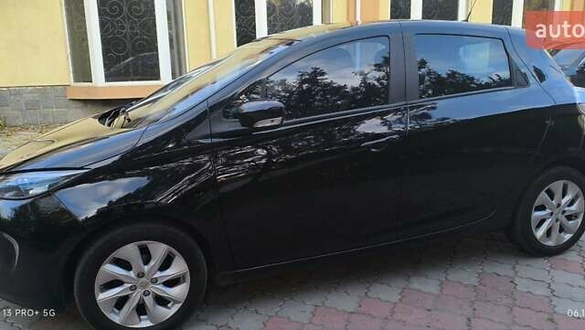 Черный Рено Зое, объемом двигателя 0 л и пробегом 64 тыс. км за 7350 $, фото 16 на Automoto.ua