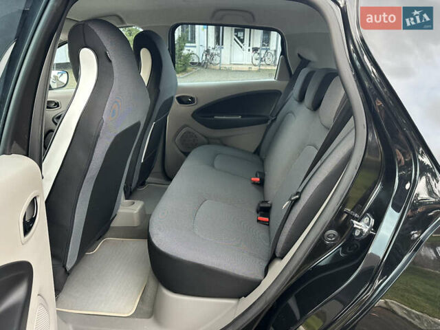 Черный Рено Зое, объемом двигателя 0 л и пробегом 56 тыс. км за 6350 $, фото 22 на Automoto.ua