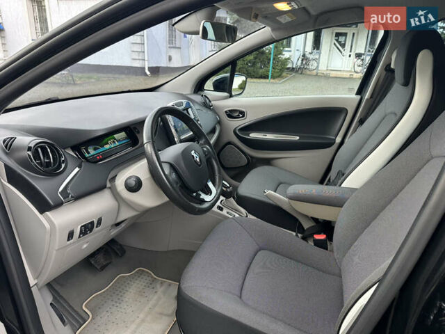 Черный Рено Зое, объемом двигателя 0 л и пробегом 55 тыс. км за 6700 $, фото 20 на Automoto.ua