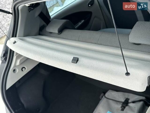 Черный Рено Зое, объемом двигателя 0 л и пробегом 140 тыс. км за 6900 $, фото 110 на Automoto.ua