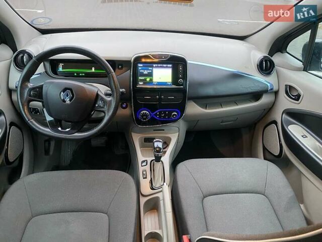 Черный Рено Зое, объемом двигателя 0 л и пробегом 103 тыс. км за 5800 $, фото 27 на Automoto.ua