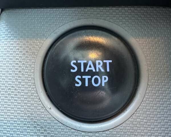 Черный Рено Зое, объемом двигателя 0 л и пробегом 112 тыс. км за 6500 $, фото 32 на Automoto.ua