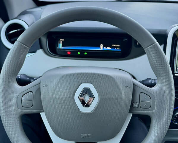 Черный Рено Зое, объемом двигателя 0 л и пробегом 110 тыс. км за 6250 $, фото 13 на Automoto.ua