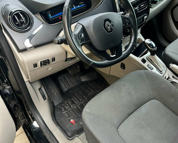 Черный Рено Зое, объемом двигателя 0 л и пробегом 119 тыс. км за 8000 $, фото 5 на Automoto.ua