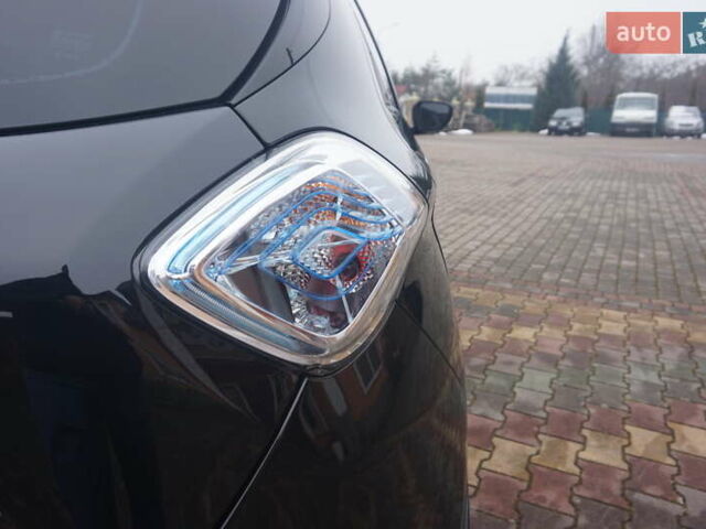 Черный Рено Зое, объемом двигателя 0 л и пробегом 156 тыс. км за 6555 $, фото 24 на Automoto.ua