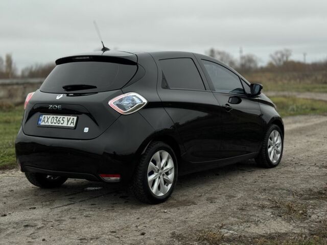 Черный Рено Зое, объемом двигателя 0 л и пробегом 140 тыс. км за 7700 $, фото 4 на Automoto.ua