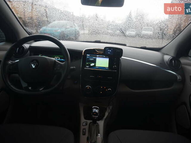 Черный Рено Зое, объемом двигателя 0 л и пробегом 101 тыс. км за 7222 $, фото 46 на Automoto.ua