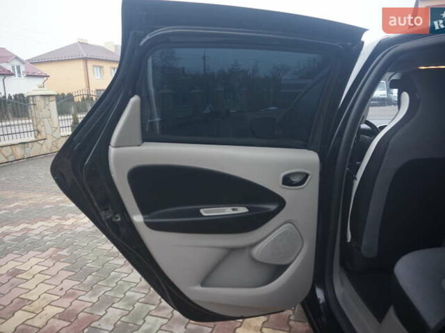 Черный Рено Зое, объемом двигателя 0 л и пробегом 156 тыс. км за 6555 $, фото 45 на Automoto.ua