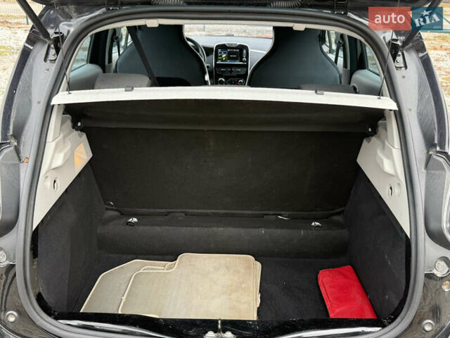 Черный Рено Зое, объемом двигателя 0 л и пробегом 148 тыс. км за 7500 $, фото 7 на Automoto.ua