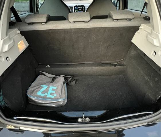 Рено Зое 2015 у Івано-Франківську на Automoto.ua Чорний Рено Зое, об'ємом двигуна 0 л та пробігом 153 тис. км за 6800 $, фото 5 на Automoto.ua