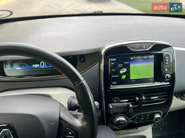 Черный Рено Зое, объемом двигателя 0 л и пробегом 119 тыс. км за 8000 $, фото 6 на Automoto.ua