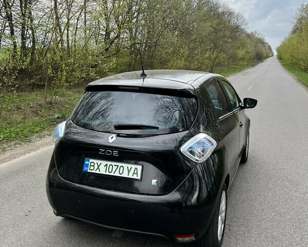 Черный Рено Зое, объемом двигателя 0 л и пробегом 119 тыс. км за 8000 $, фото 3 на Automoto.ua