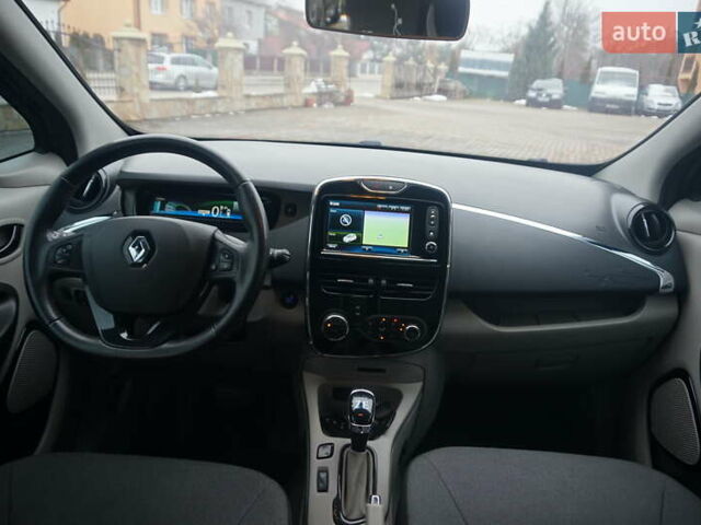 Черный Рено Зое, объемом двигателя 0 л и пробегом 156 тыс. км за 6555 $, фото 48 на Automoto.ua