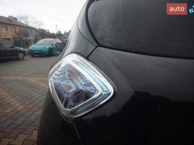 Черный Рено Зое, объемом двигателя 0 л и пробегом 101 тыс. км за 7222 $, фото 23 на Automoto.ua