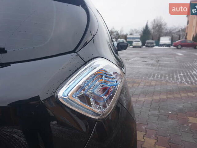 Черный Рено Зое, объемом двигателя 0 л и пробегом 178 тыс. км за 6444 $, фото 22 на Automoto.ua