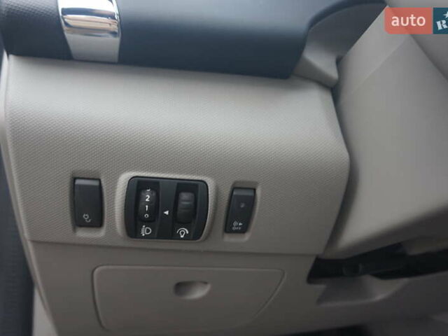 Черный Рено Зое, объемом двигателя 0 л и пробегом 156 тыс. км за 6555 $, фото 29 на Automoto.ua