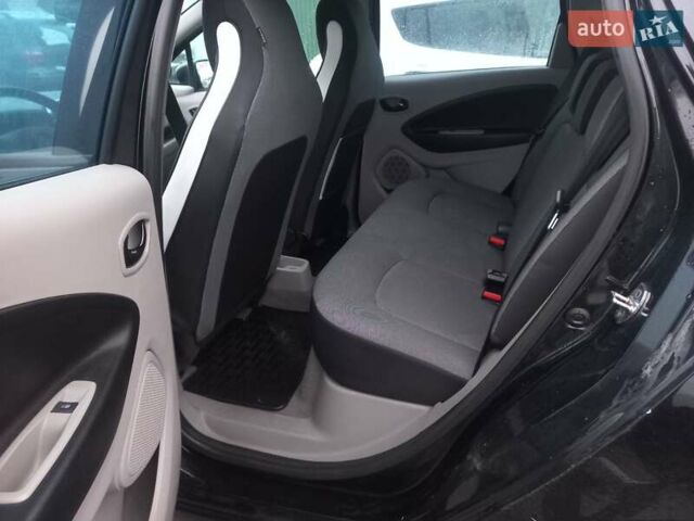 Черный Рено Зое, объемом двигателя 0 л и пробегом 139 тыс. км за 5900 $, фото 8 на Automoto.ua