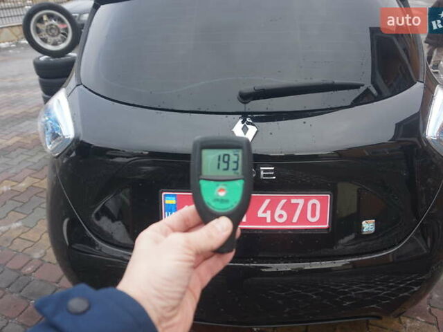 Черный Рено Зое, объемом двигателя 0 л и пробегом 178 тыс. км за 6444 $, фото 67 на Automoto.ua