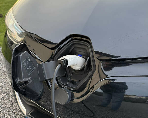 Чорний Рено Зое, об'ємом двигуна 0 л та пробігом 126 тис. км за 6999 $, фото 2 на Automoto.ua