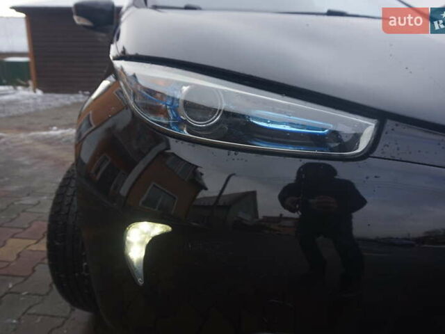 Черный Рено Зое, объемом двигателя 0 л и пробегом 178 тыс. км за 6444 $, фото 21 на Automoto.ua