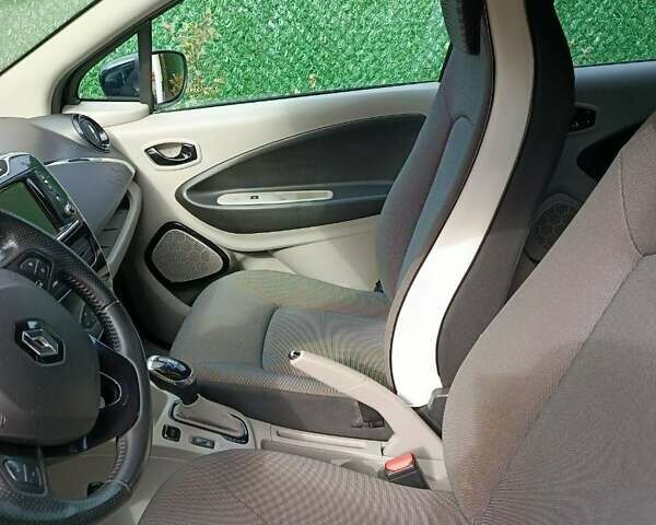 Чорний Рено Зое, об'ємом двигуна 0 л та пробігом 98 тис. км за 6800 $, фото 2 на Automoto.ua