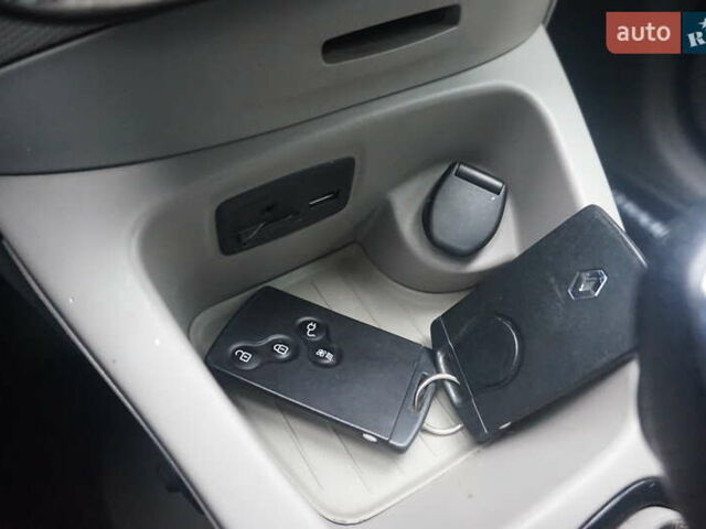 Черный Рено Зое, объемом двигателя 0 л и пробегом 156 тыс. км за 6555 $, фото 36 на Automoto.ua