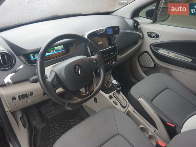 Черный Рено Зое, объемом двигателя 0 л и пробегом 101 тыс. км за 7222 $, фото 25 на Automoto.ua