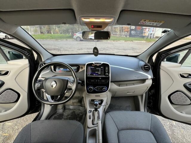 Рено Зое 2015 у Івано-Франківську на Automoto.ua Чорний Рено Зое, об'ємом двигуна 0 л та пробігом 153 тис. км за 6800 $, фото 3 на Automoto.ua