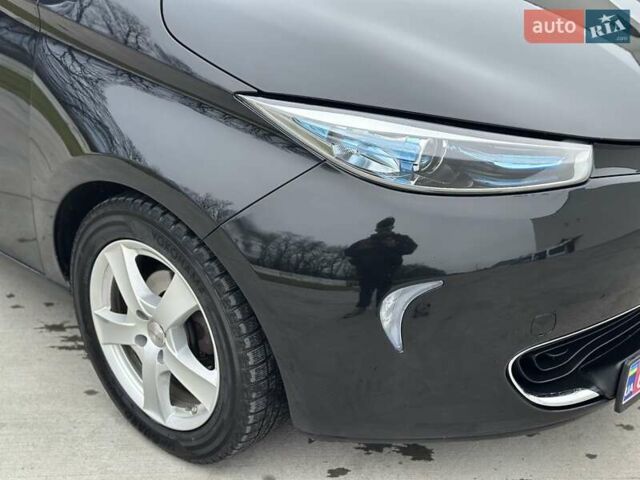 Черный Рено Зое, объемом двигателя 0 л и пробегом 103 тыс. км за 6199 $, фото 4 на Automoto.ua