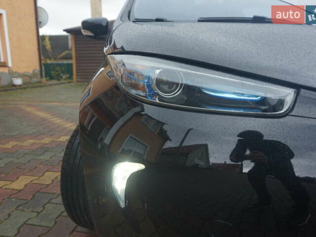 Черный Рено Зое, объемом двигателя 0 л и пробегом 101 тыс. км за 7222 $, фото 21 на Automoto.ua