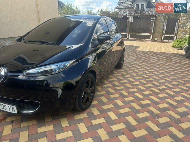 Черный Рено Зое, объемом двигателя 0 л и пробегом 108 тыс. км за 6000 $, фото 2 на Automoto.ua