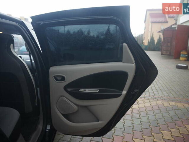 Черный Рено Зое, объемом двигателя 0 л и пробегом 101 тыс. км за 7222 $, фото 40 на Automoto.ua