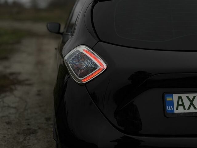 Черный Рено Зое, объемом двигателя 0 л и пробегом 140 тыс. км за 7700 $, фото 9 на Automoto.ua