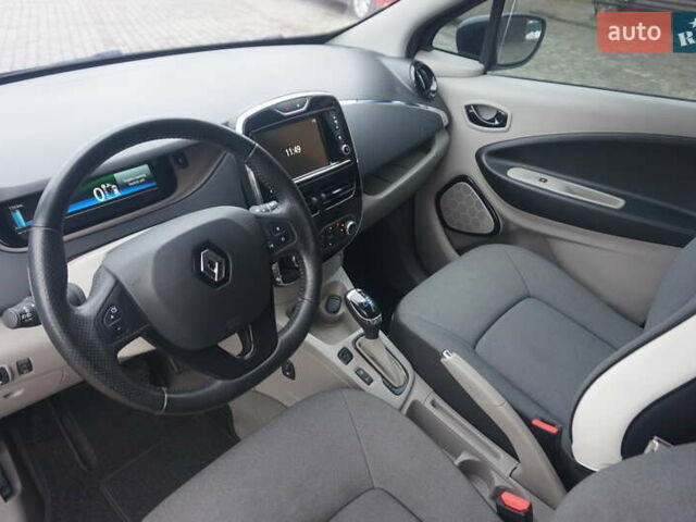 Черный Рено Зое, объемом двигателя 0 л и пробегом 156 тыс. км за 6555 $, фото 27 на Automoto.ua